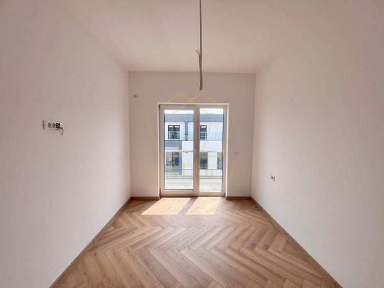 Apartament cu 3 camere decomandat în Torontalului