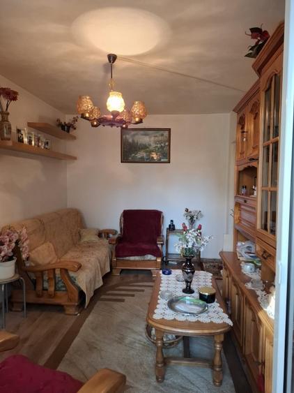 Apartament cu 3 camere decomandat în Torontalului