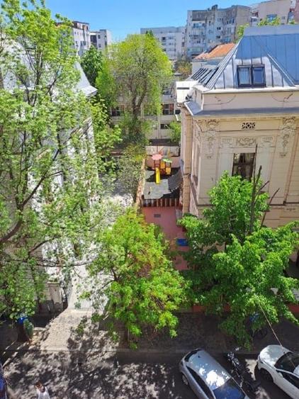 Apartament cu 2 camere decomandat, mobilat în Calea Victoriei