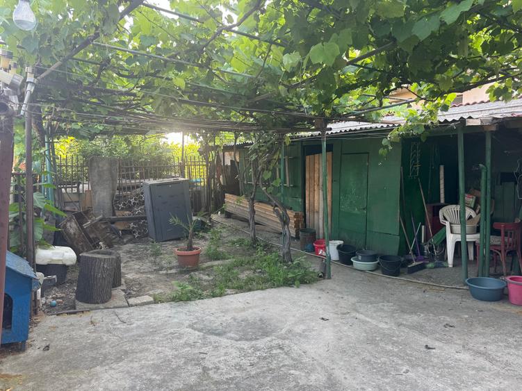 Casă individuală cu 4 camere cu Canalizare în Viile Noi