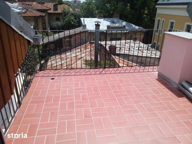 Apartament cu 4 camere în Gara de Nord