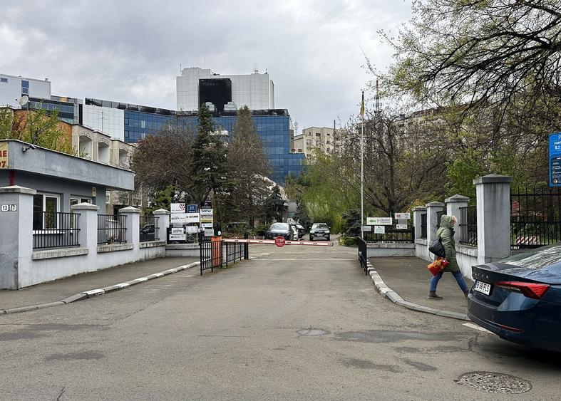 Spațiu comercial, de 4,000 mp, în Victoriei