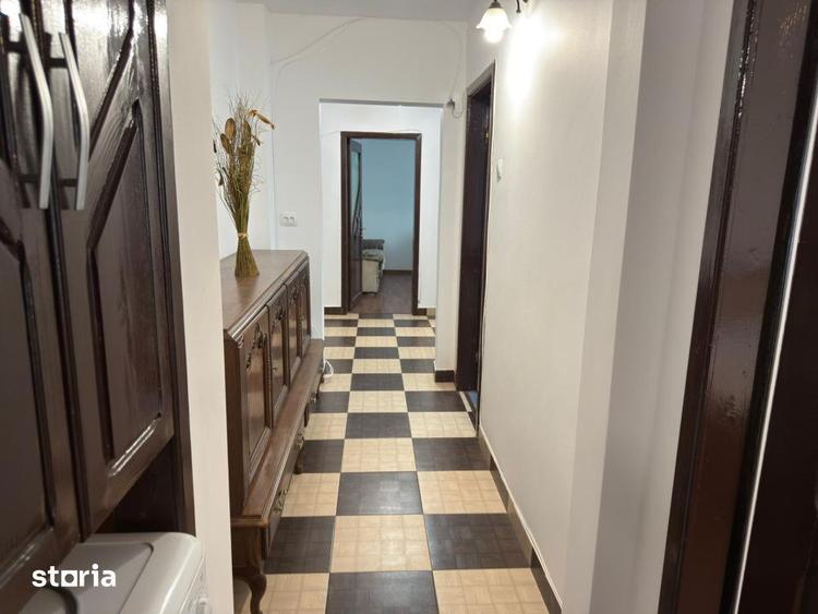 Apartament cu 3 camere decomandat în Republicii