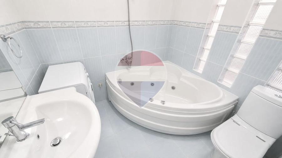 Duplex cu 13 camere cu Teren 240 Mp în Cioplea