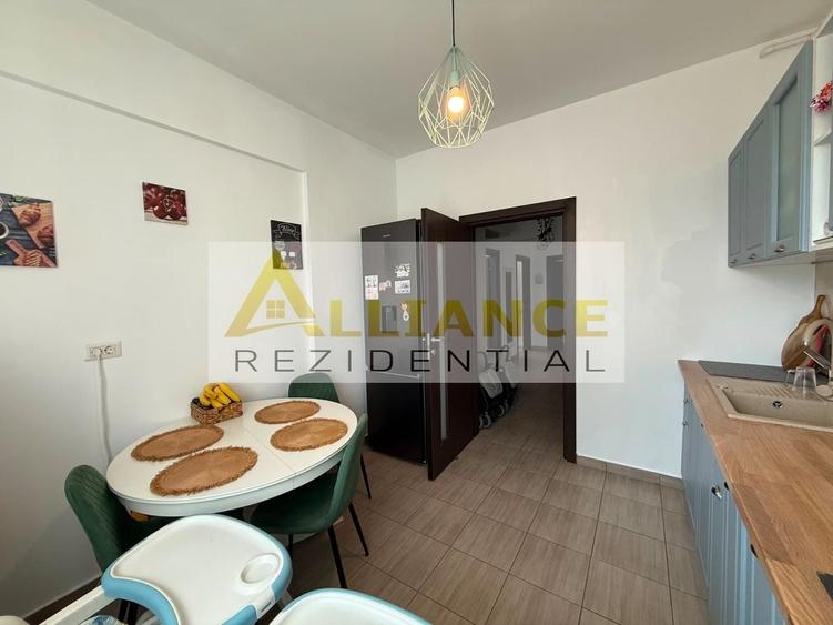 Apartament cu 2 camere decomandat, mobilat în Central