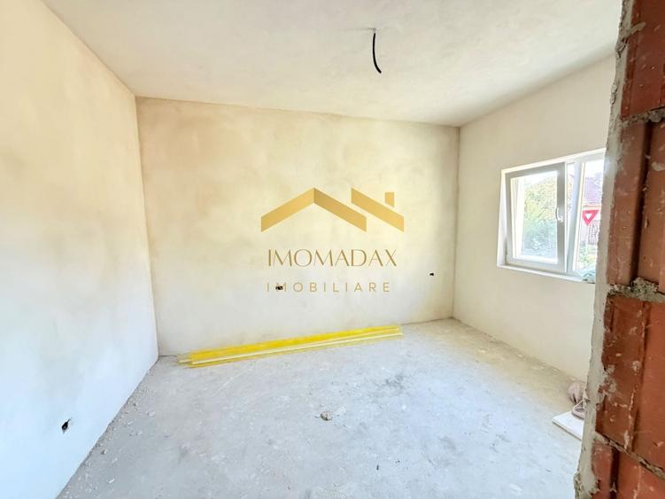 Duplex cu 3 camere cu Canalizare în Utvin