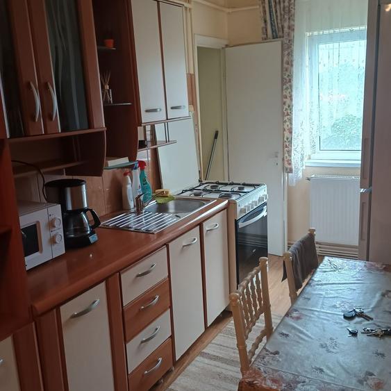 Apartament cu 2 camere decomandat în Florilor