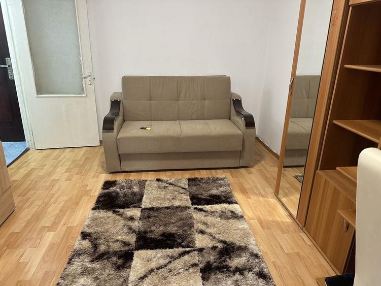 Garsonieră decomandată în Exterior Vest