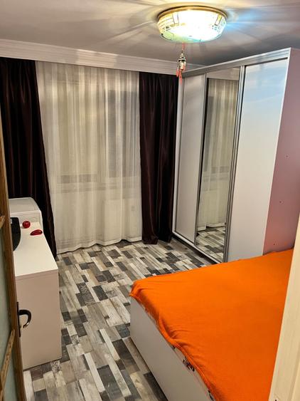 Apartament cu 3 camere decomandat în Dristor
