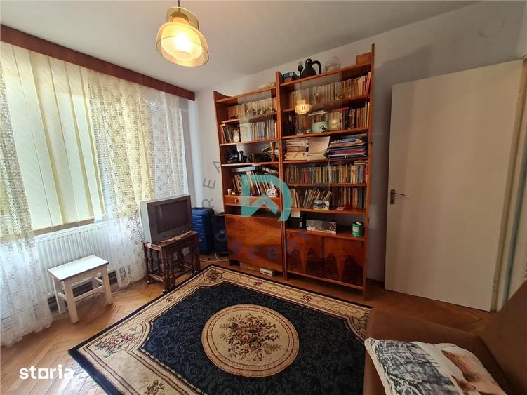 Apartament cu 3 camere decomandat în Astra
