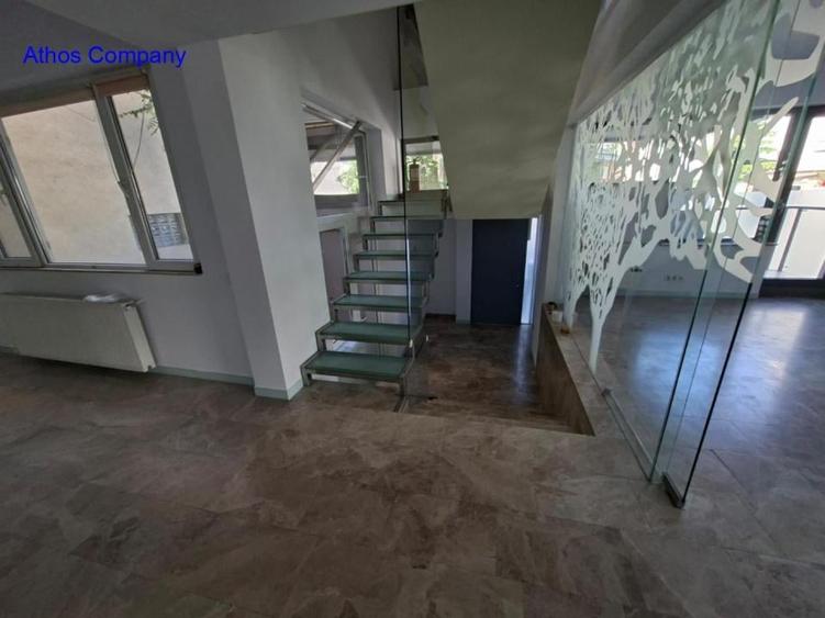 Casă cu 5 camere cu Teren 200 Mp în 1 Mai