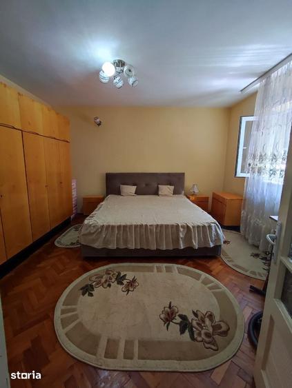 Casă cu 3 camere semidecomandat cu Teren 200 Mp în Viile Noi