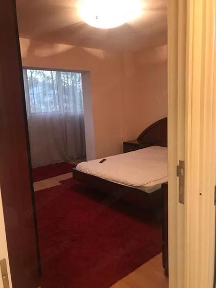 Apartament cu 3 camere decomandat în Steaua