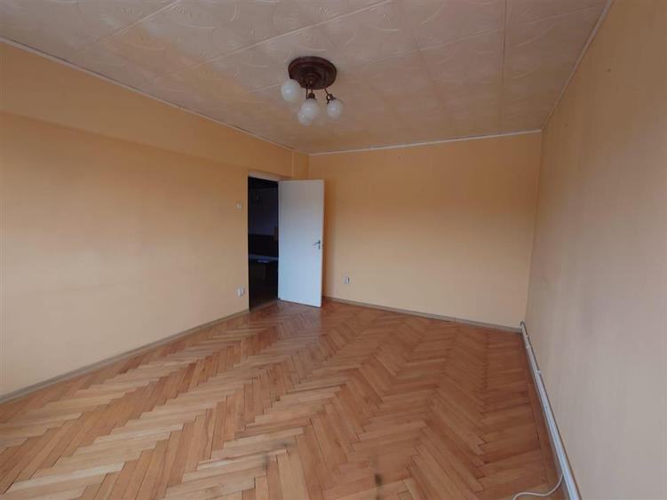 Apartament cu 3 camere decomandat în Ultracentral
