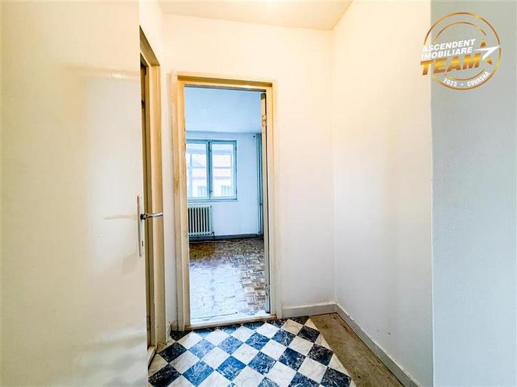 Apartament cu 2 camere nedecomandat, mobilat în Simeria