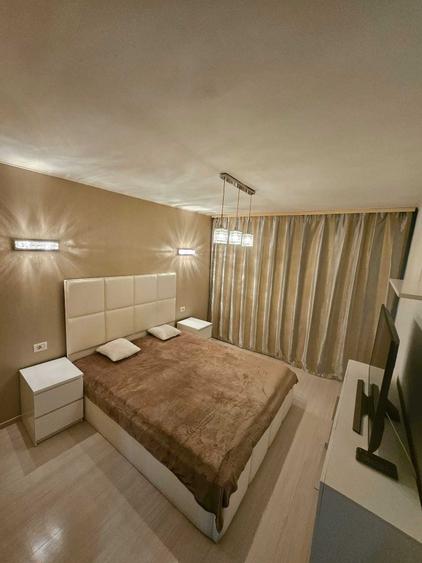 Apartament cu 3 camere semidecomandat în Drumul Taberei