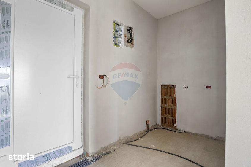 Casă cu 5 camere cu Teren 392 Mp în 6 Vânători