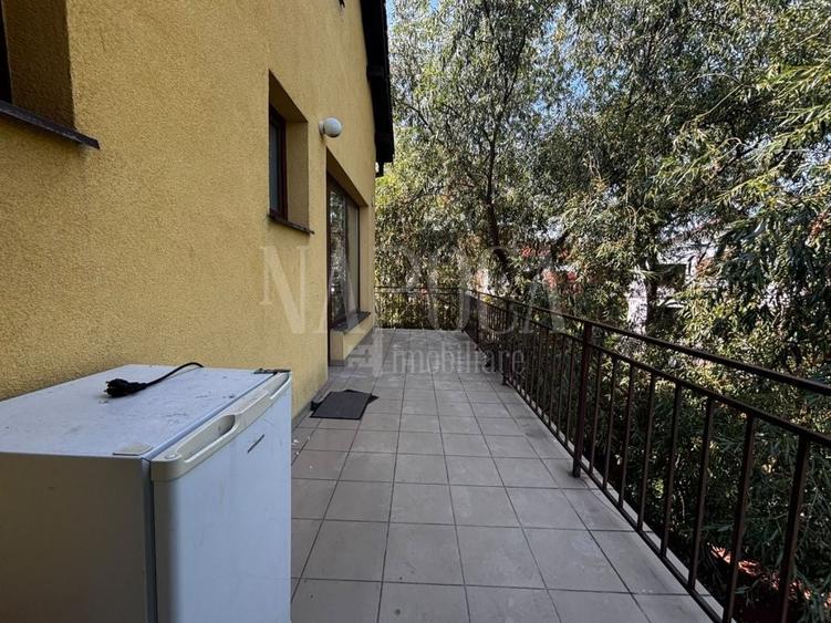 Apartament cu 3 camere semidecomandat în Andrei Mureșanu