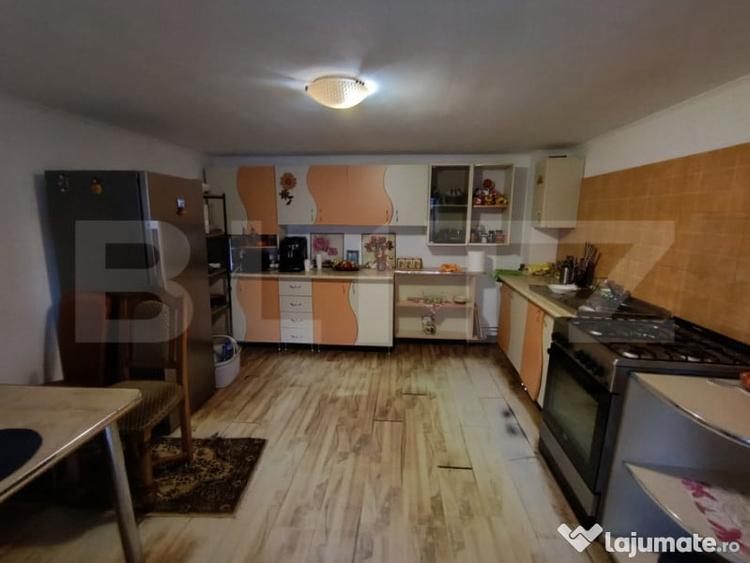 Casă cu 3 camere cu Teren 800 Mp în Var