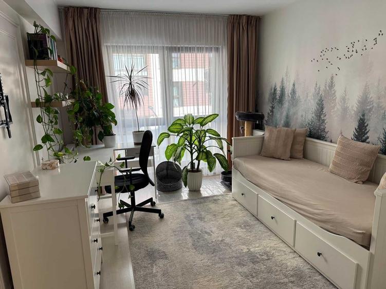 Apartament cu 3 camere decomandat în Runcu