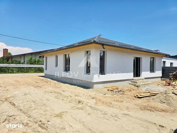 Casă cu 4 camere decomandat în Dumbrăveni