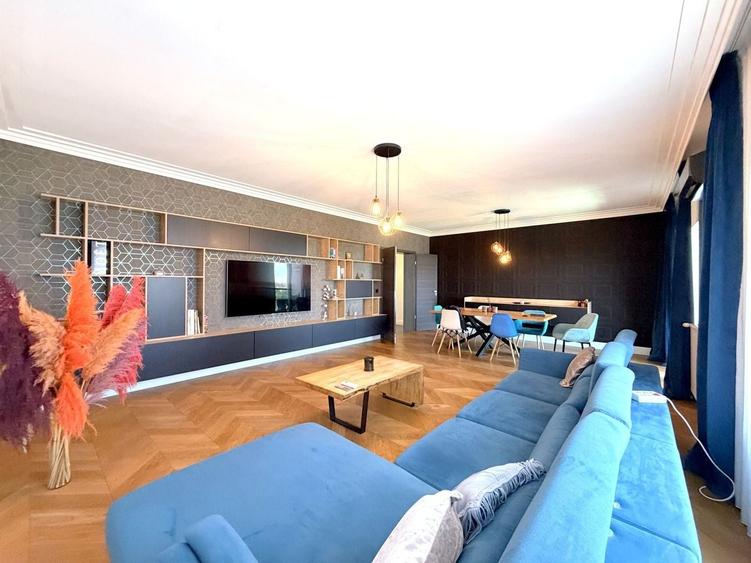 Apartament cu 4 camere decomandat, mobilat în Tei