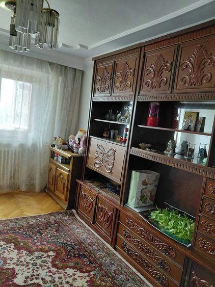Apartament cu 3 camere decomandat în Buzaului