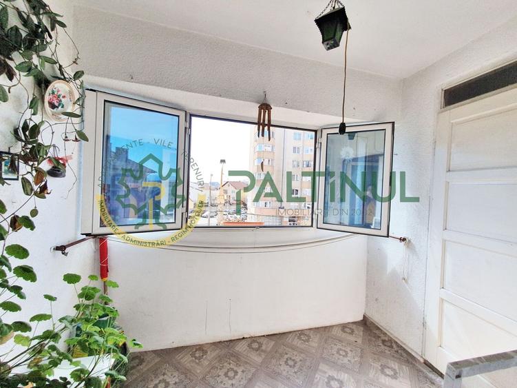Apartament cu 4 camere decomandat, mobilat în Mihai Viteazul