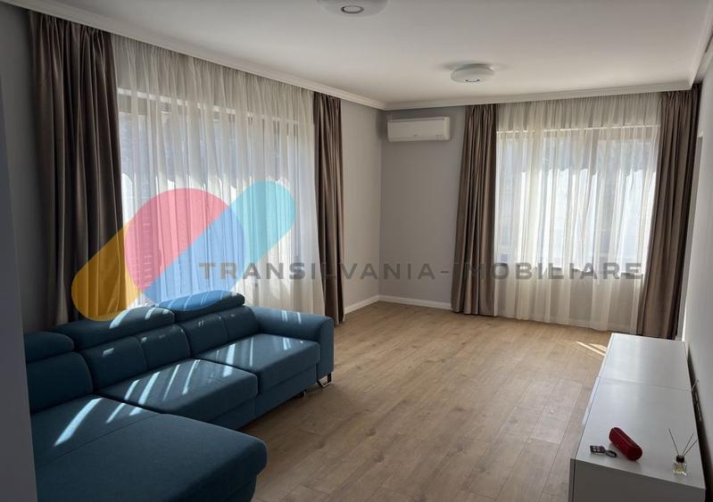 Casă individuală cu 5 camere cu Canalizare în Câmpului