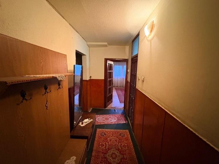 Apartament cu 3 camere decomandat în Micro 3