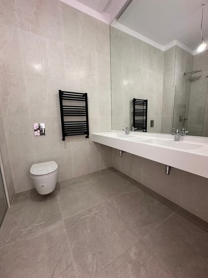 Apartament cu 4 camere semidecomandat în Floreasca
