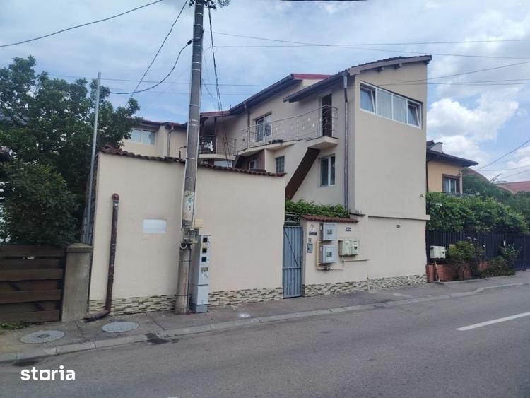 Casă cu 5 camere cu Teren 50 Mp în Siloz