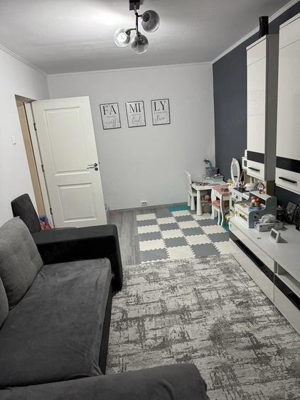 Apartament cu 2 camere decomandat în Micro 17