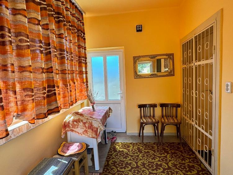Casă individuală cu 3 camere cu Teren 1190 Mp în Periferie