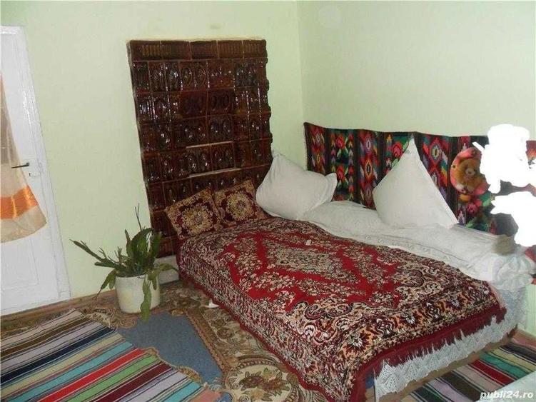 Casă cu 4 camere în Bârsănești