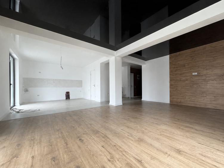 Casă cu 4 camere în Odăile