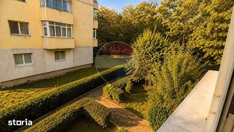 Apartament cu 3 camere decomandat în Mioriței