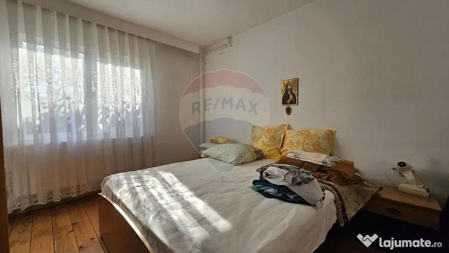 Casă cu 5 camere cu Teren 2078 Mp în Bogata