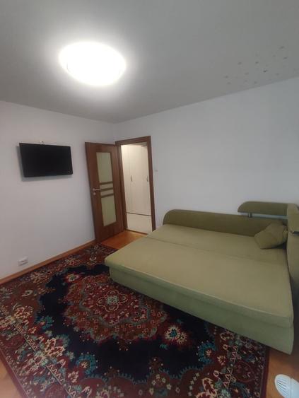 Apartament cu 3 camere decomandat în Titan