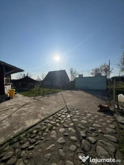 Casă cu 4 camere cu Teren 1400 Mp în Tăuții de Sus