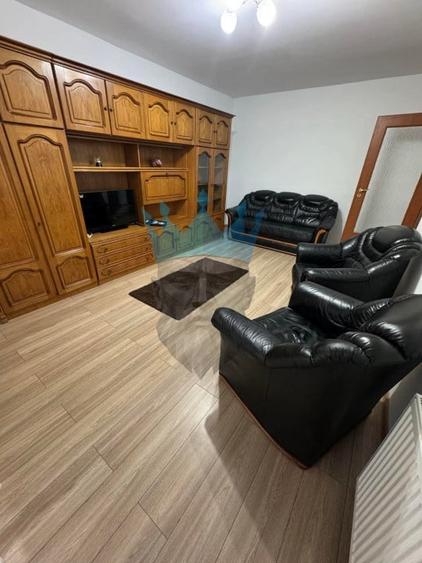 Apartament cu 3 camere decomandat, mobilat în Cantacuzino