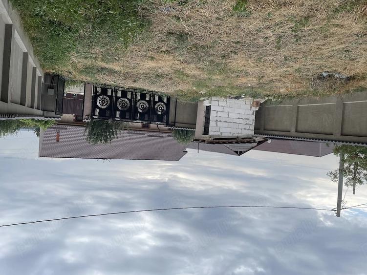 Casă cu 3 camere cu Teren 300 Mp în Central
