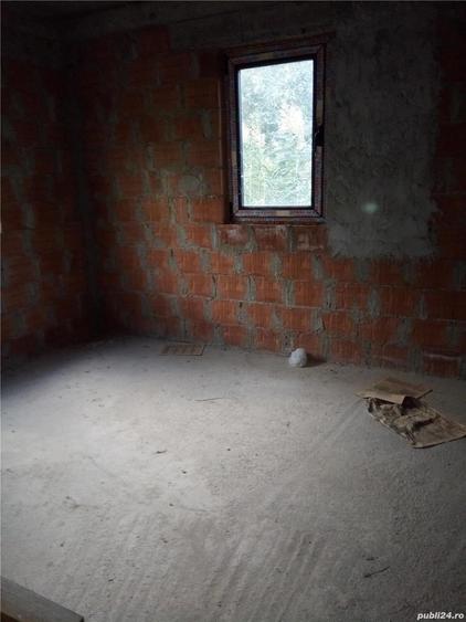 Casă cu 3 camere cu Teren 1886 Mp în Titan