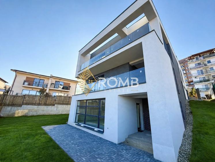 Apartament pe două niveluri, 60 mp, teren 360 mp, zona Edgar Quinet