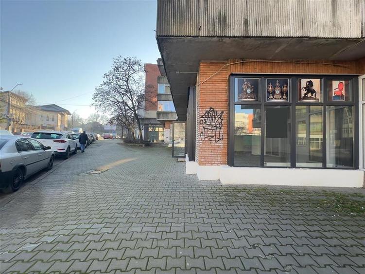 Spațiu comercial, de 101 mp, în Podul de Fier