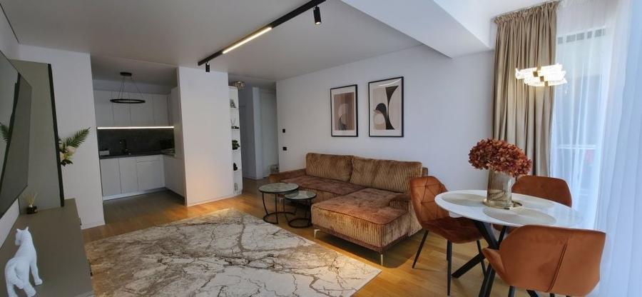 Apartament cu 2 camere semidecomandat în Pipera