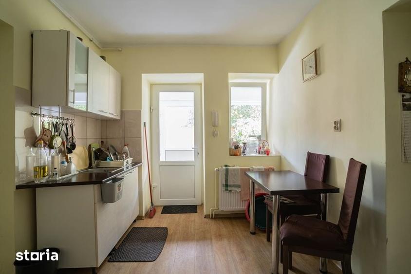 Casă cu Teren 556 Mp în Cernatu