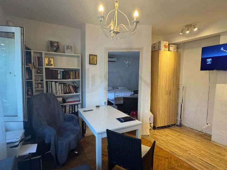Apartament cu 2 camere semidecomandat în Cișmigiu
