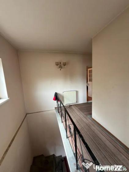 Casă cu 4 camere cu Teren 200 Mp în Central
