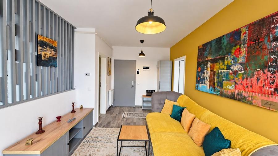 Apartament cu 2 camere semidecomandat în Avantgarden